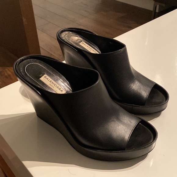 Genuine Balenciaga wedge sandals barely worn. Extremely comfortable. - Picture 3 of 3
